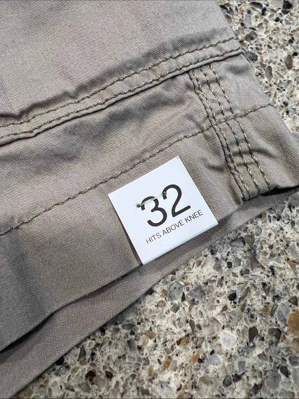SONOMA Men’s Taupe Cargo Shorts with Multiple Pockets flex wear 32 z23